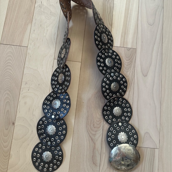 Handmade Moroccan Leather Concho Belt – Black & Silver Boho Western Cowgirl - Picture 2 of 7